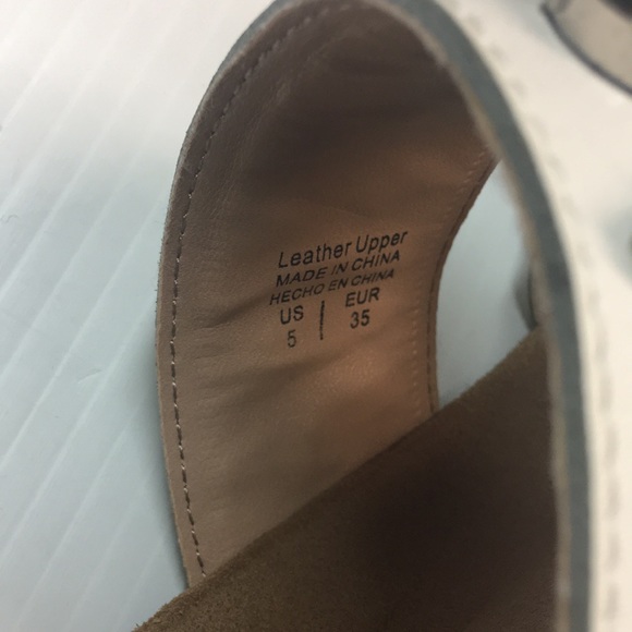 Design Lab Women’s White Leather Slides with Bling Embellishments. Sz 5. - Picture 10 of 11